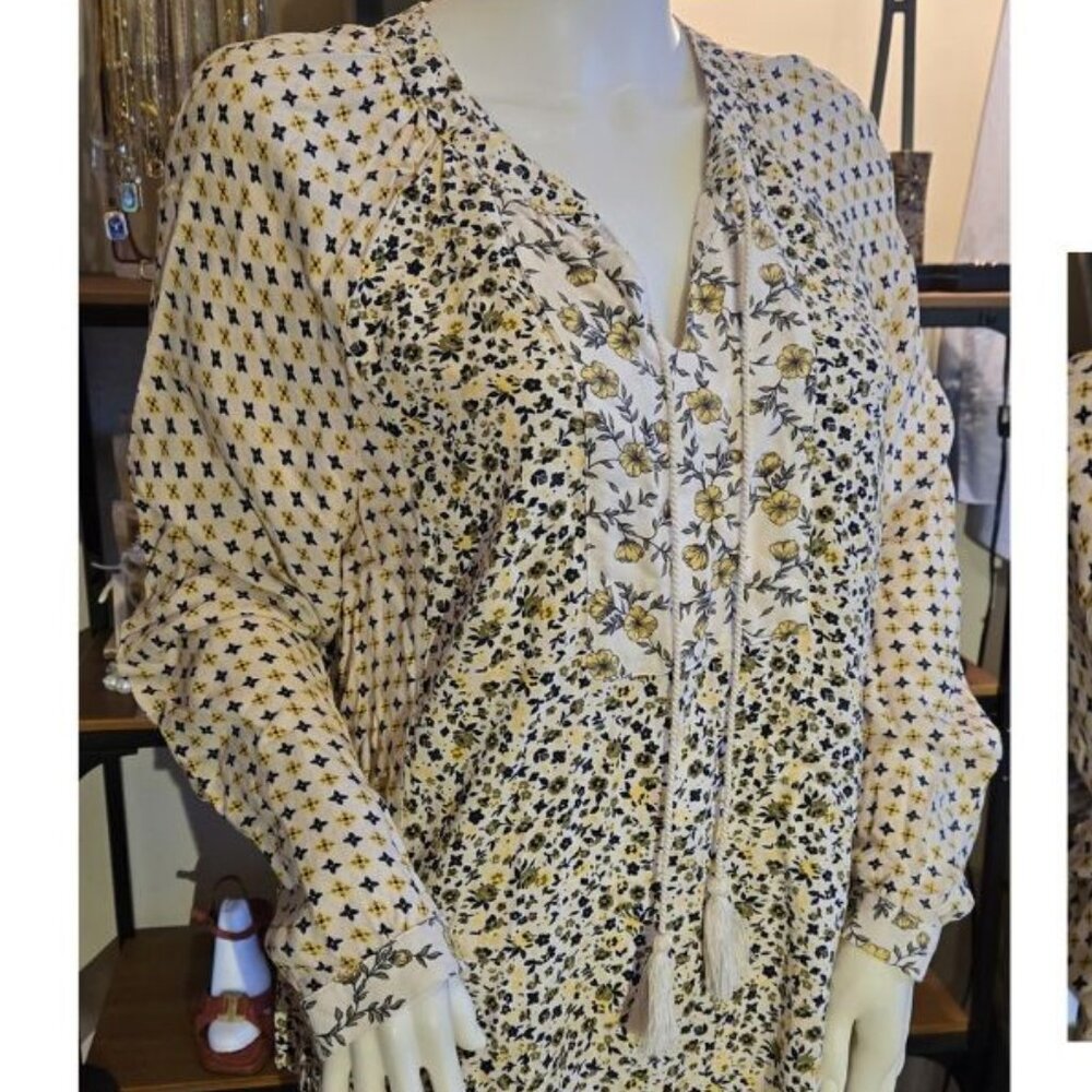 NWOT White Mix pattern Floral  Boho Blouse Large
